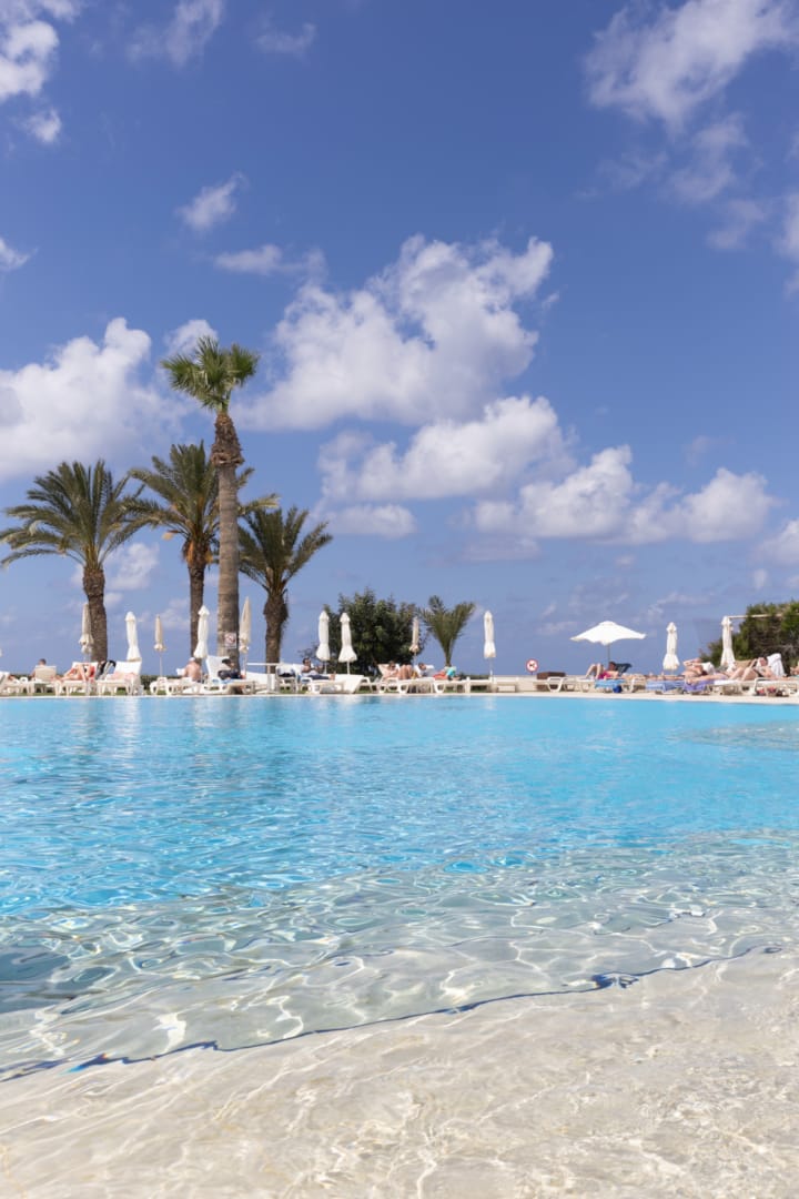 Book your wedding day in Venus Beach Hotel